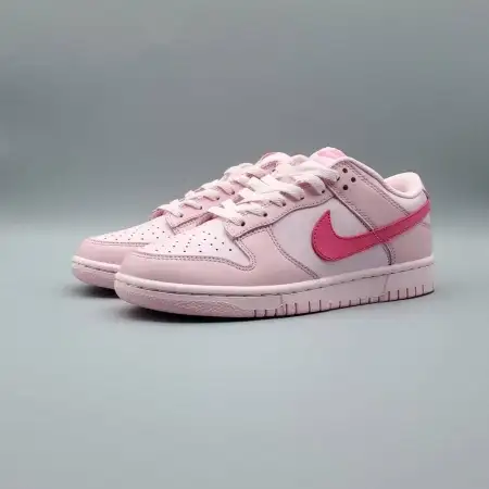 Dunk Low GS 'Triple Pink' E62162