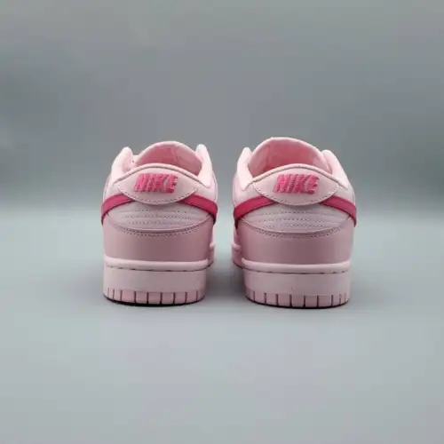 Dunk Low Triple Pink GS 'Triple Pink'