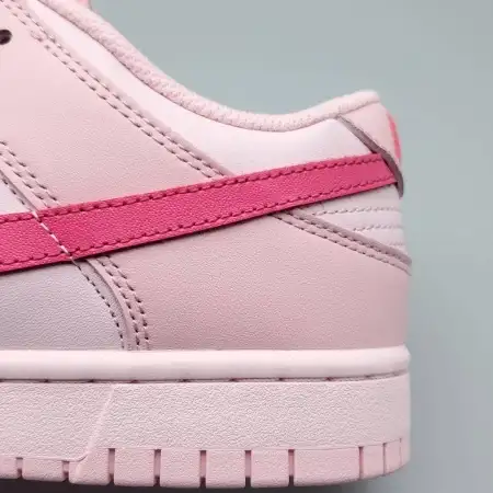 Dunk Low Triple Pink GS 'Triple Pink'