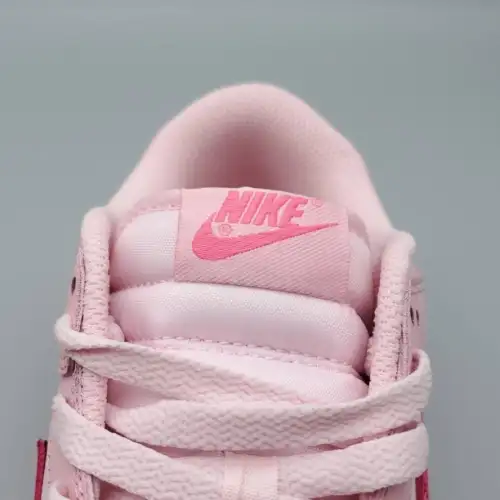 Dunk Low Triple Pink GS 'Triple Pink'