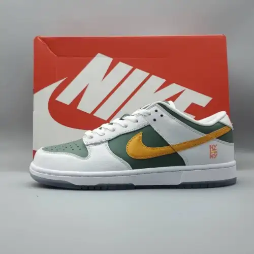 Dunk Low 'NY Dunk vs NY'