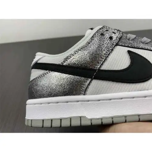 Wmns Dunk Golden Gals Low 'Golden Gals'