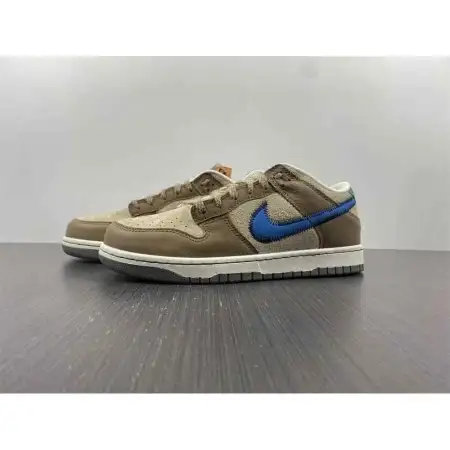 size? x Dunk Low 'Dark Driftwood' C840182