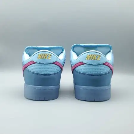 Run The  4 20 Jewels x Dunk Low SB '4 20'