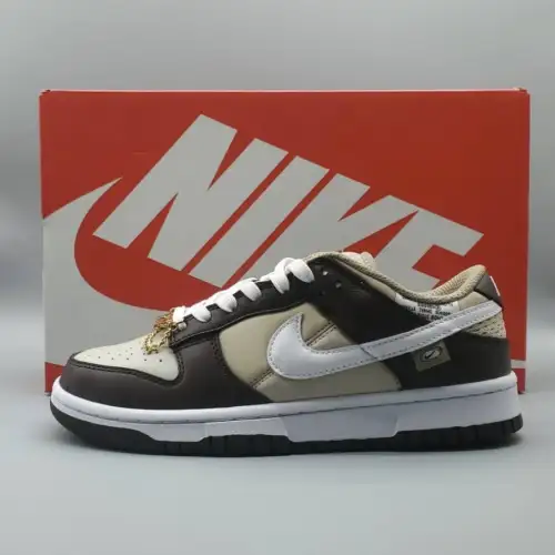 Wmns Dunk Light Orewood Brown Low 'Light Orewood Brown'