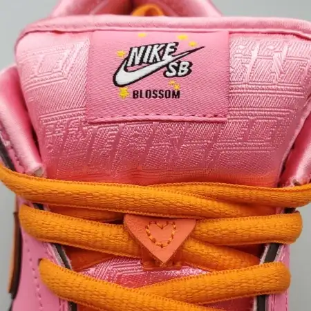 The Powerpuff Girls x Dunk Low Pro SB Dunk Low SB QS 'Blossom'