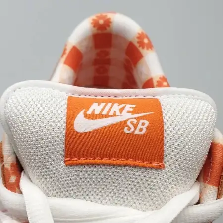 Concepts  Dunk Low SB x Dunk Low SB 'Orange Lobster'