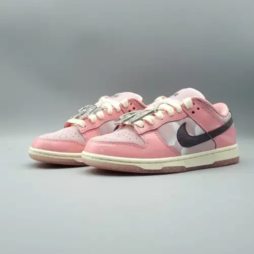 Wmns Dunk Low LX 'Barbie'
