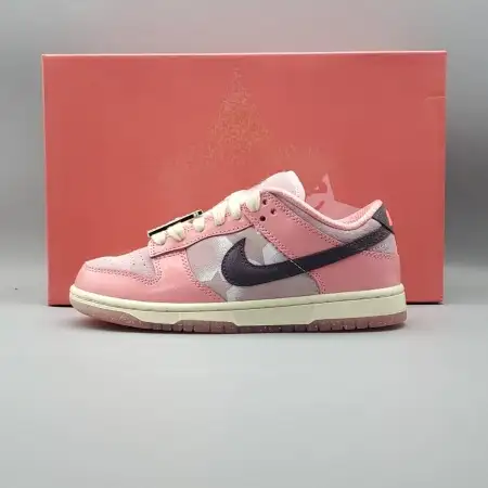 Wmns Dunk Low LX 'Barbie'