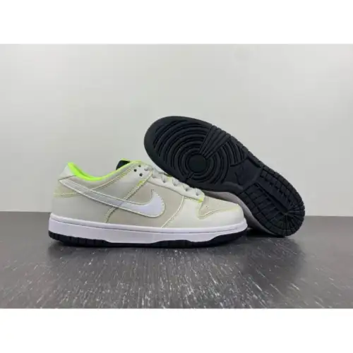 Dunk Low 'University of Oregon'  Dunk Low PE