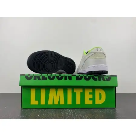 Dunk Low 'University of Oregon'  Dunk Low PE