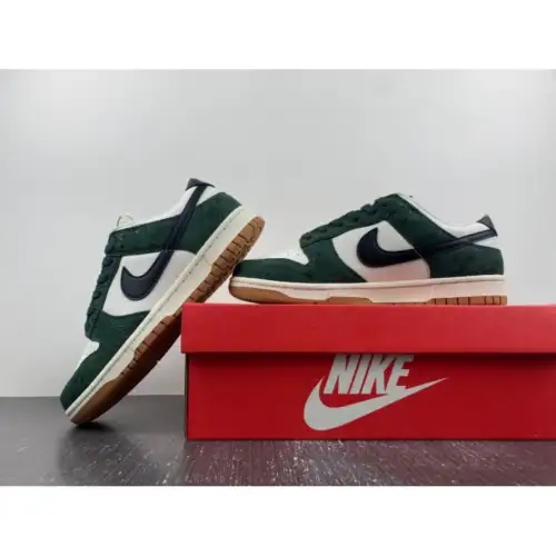Wmns Dunk Low 'Green Green Snake Snake'