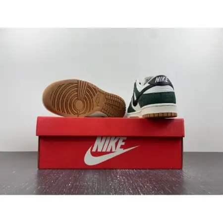Wmns Dunk Low 'Green Green Snake Snake'