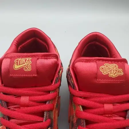 The Wizard of Oz x Dunk Low The Wizard of Oz SB 'Poppy Field'