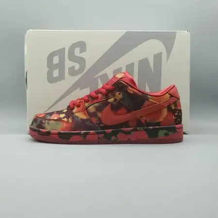 The Wizard of Oz x Dunk Low The Wizard of Oz SB 'Poppy Field'