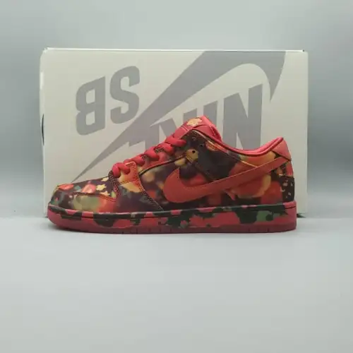 The Wizard of Oz x Dunk Low The Wizard of Oz SB 'Poppy Field'