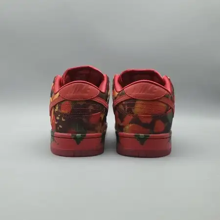 The Wizard of Oz x Dunk Low The Wizard of Oz SB 'Poppy Field'