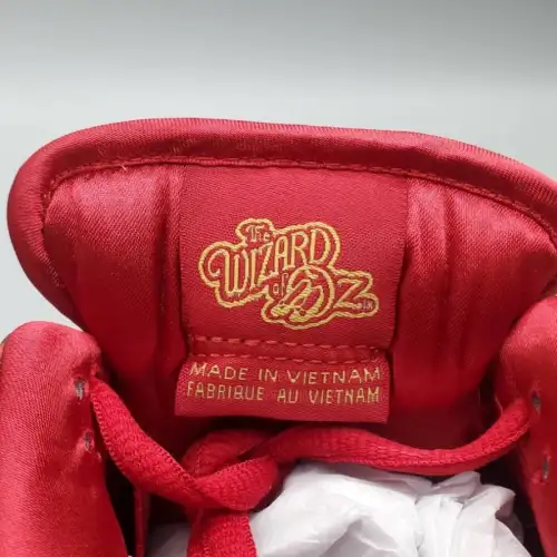 The Wizard of Oz x Dunk Low The Wizard of Oz SB 'Poppy Field'