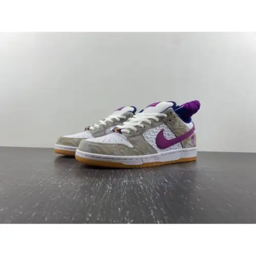Rayssa Leal x Dunk Low SB 'Deep Royal Dunk Low SB Vivid Purple'