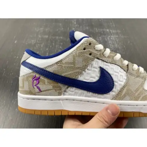 Rayssa Leal x Dunk Low SB 'Deep Royal Dunk Low SB Vivid Purple'