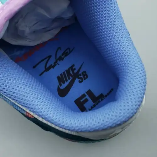 Futura Dunk Low SB Laboratories x Dunk Low SB 'Bleached Aqua'