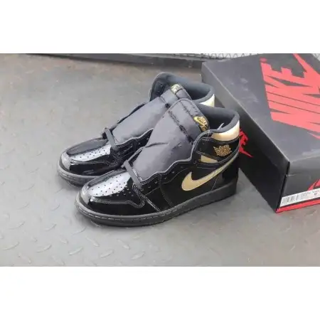Air Jordan 1 Retro High OG 'Black Metallic Gold' 1CE30