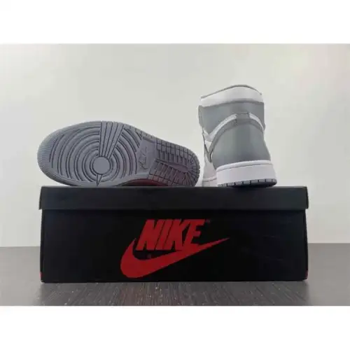 Air Jordan 1 Retro High OG Air Jordan 1 'Stealth'