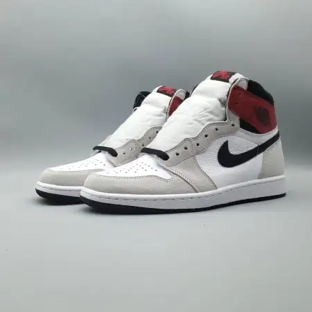 Air Jordan 1 Retro High OG 'Smoke Grey'