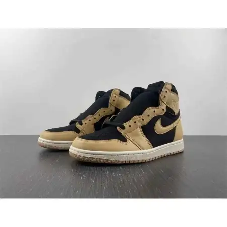 Air Jordan 1 Retro High OG 'Heirloom'