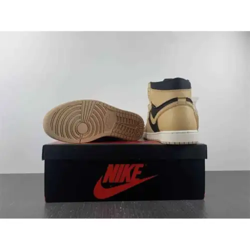 Air Jordan 1 Retro High OG 'Heirloom'