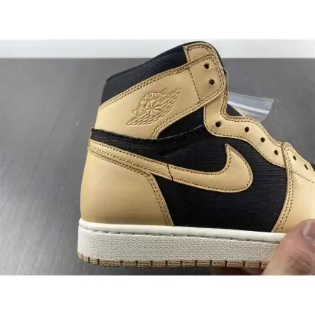 Air Jordan 1 Retro High OG 'Heirloom'