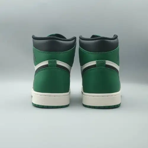 Air Jordan 1 Retro High OG 'Pine Air Jordan 1 Green'