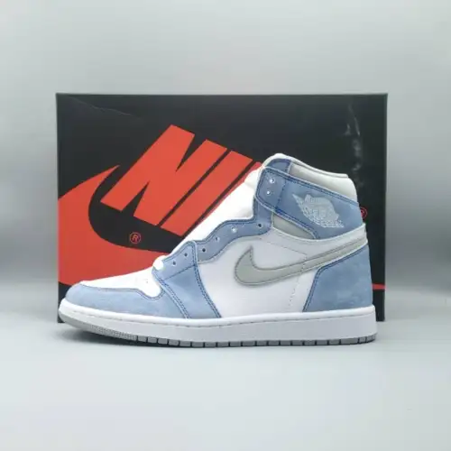 Air Jordan 1 Air Jordan 1 Retro High OG 'Hyper Royal'
