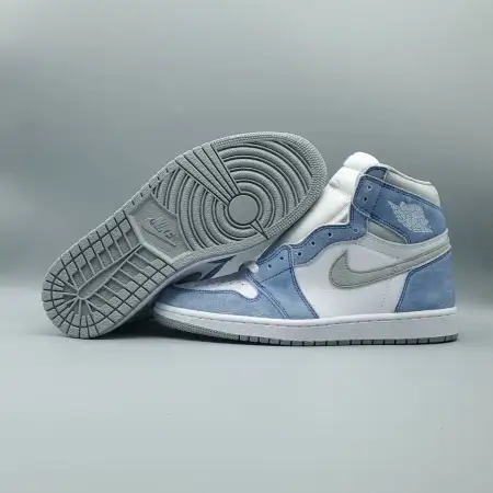 Air Jordan 1 Air Jordan 1 Retro High OG 'Hyper Royal'