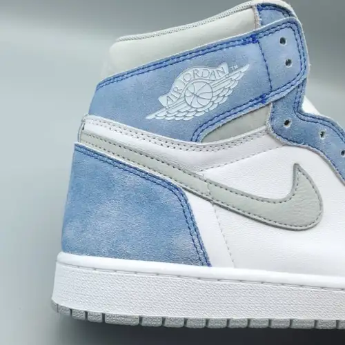 Air Jordan 1 Air Jordan 1 Retro High OG 'Hyper Royal'