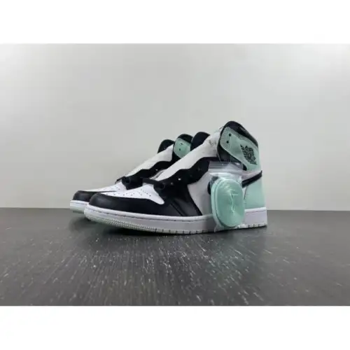 Air Jordan 1 NRG Retro High OG NRG 'Igloo'