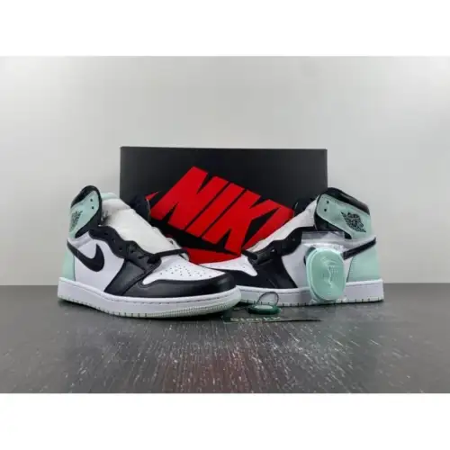 Air Jordan 1 NRG Retro High OG NRG 'Igloo'