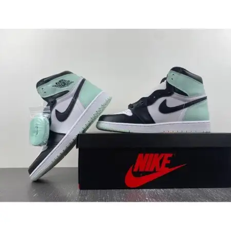 Air Jordan 1 NRG Retro High OG NRG 'Igloo'