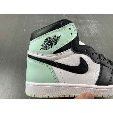 Air Jordan 1 NRG Retro High OG NRG 'Igloo'