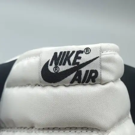 Air Jordan 1 Retro High '85 Air Jordan 1 OG 'Black White'