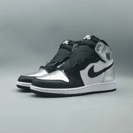 Wmns Air Jordan 1 Retro High OG 'Silver Toe' 2B21403