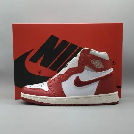 Wmns Air Jordan 1 High OG Air Jordan 1 'Newstalgia Chenille'