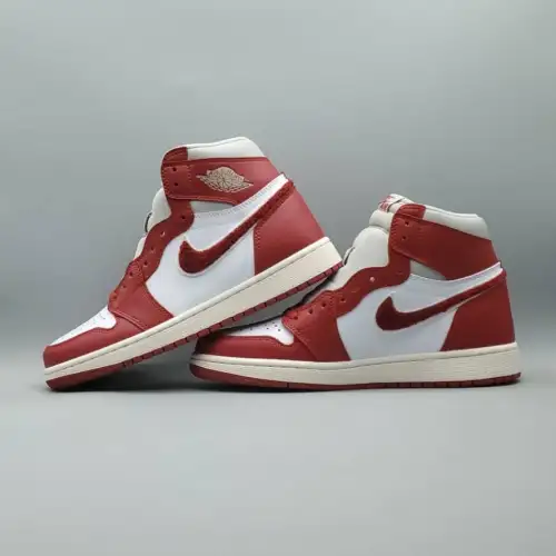Wmns Air Jordan 1 High OG Air Jordan 1 'Newstalgia Chenille'