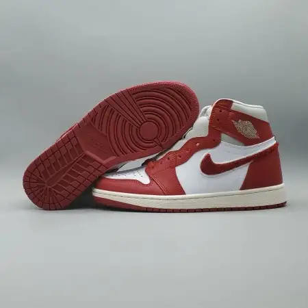 Wmns Air Jordan 1 High OG Air Jordan 1 'Newstalgia Chenille'