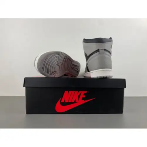 Air Jordan 1 Retro High '85 Air Jordan 1 OG 'Reverse Shadow'