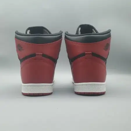 Air Jordan 1 Retro High '85 Bred  Banned OG 'Bred  Banned' 2025