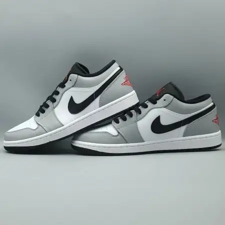 Air Jordan 1 Air Jordan 1 Low 'Light Smoke Grey'