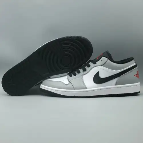 Air Jordan 1 Air Jordan 1 Low 'Light Smoke Grey'