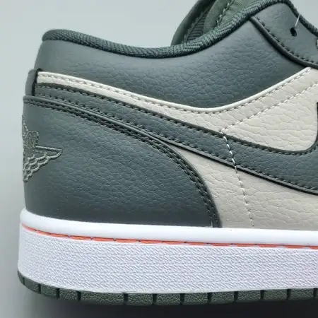 Air Jordan 1 Low Air Jordan 1 'Military Green'