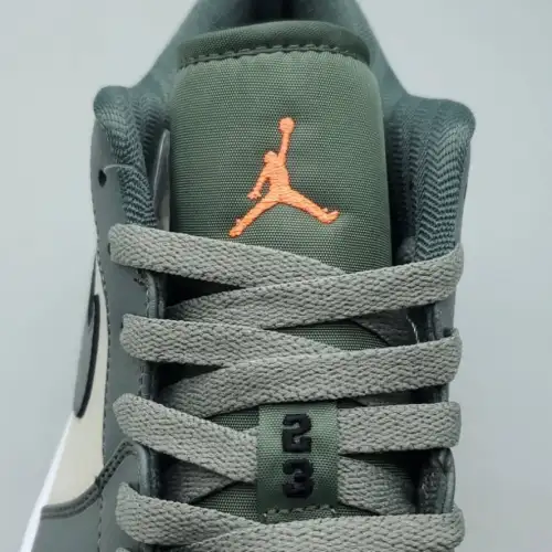 Air Jordan 1 Low Air Jordan 1 'Military Green'